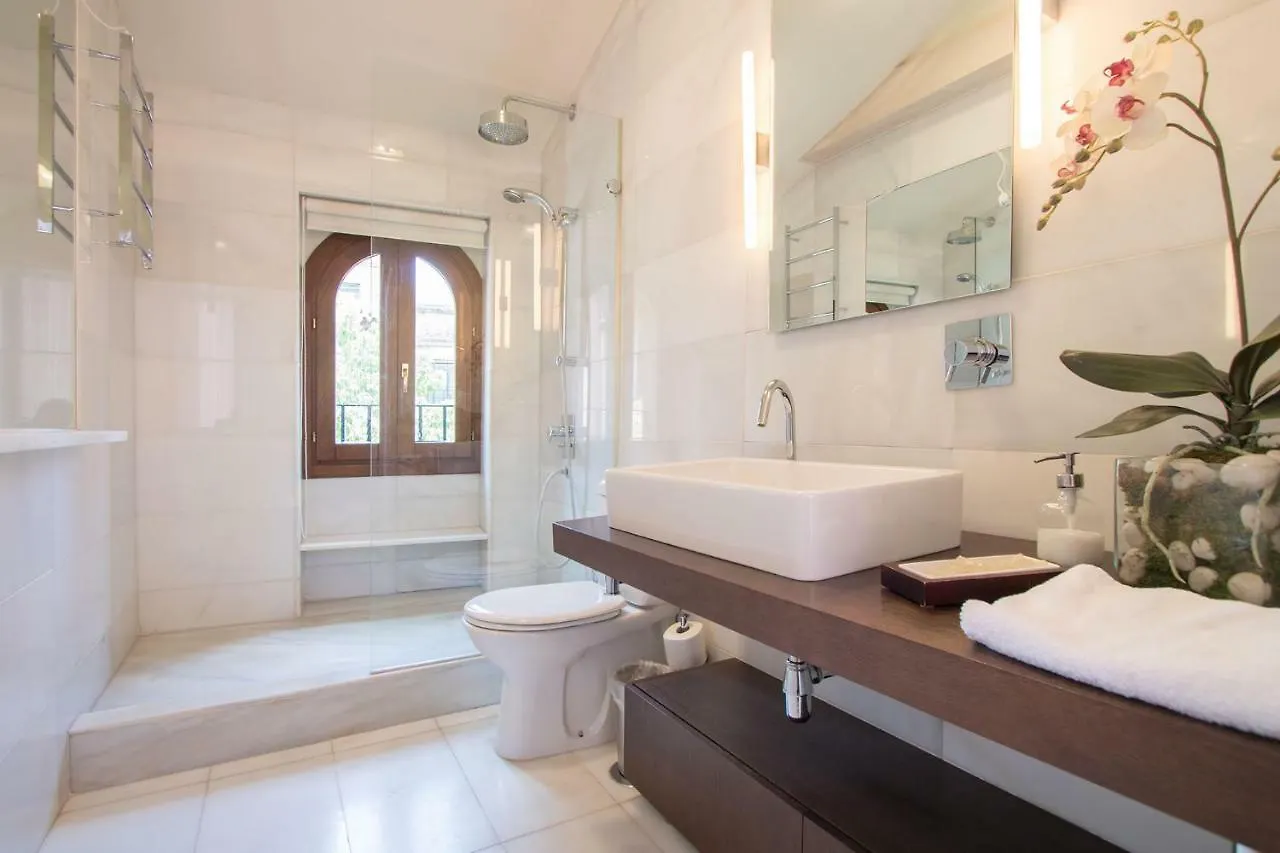 Oriental Apartment Gardens Views 2 Pax Siviglia